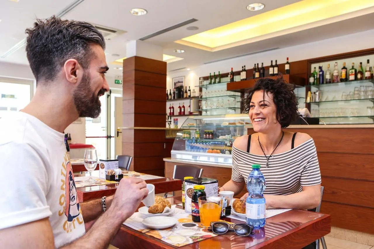 *** Aparthotel Wally Residence Rimini Italy